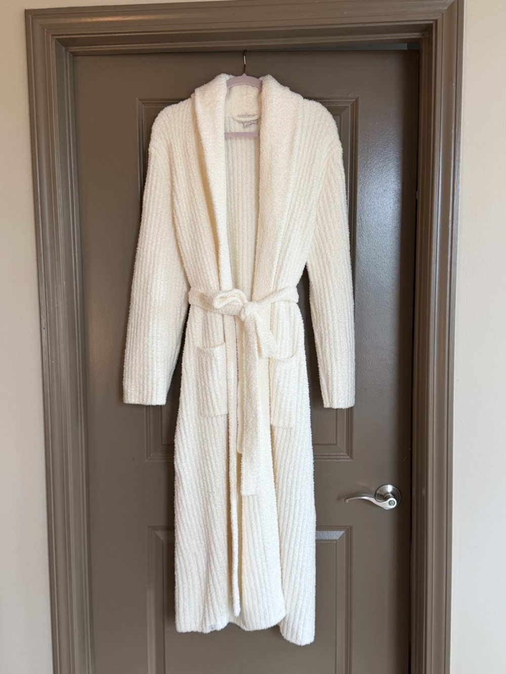 NWOT Barefoot Dreams Cream Robe